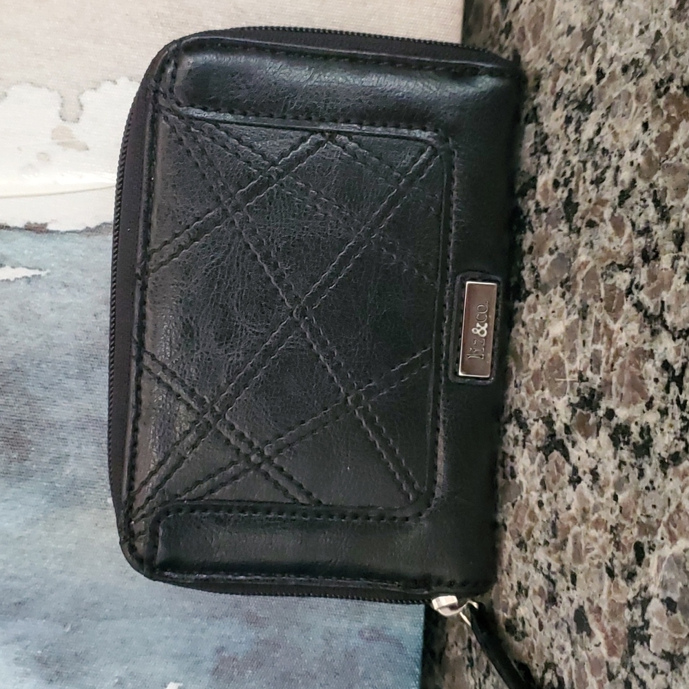 NWOT Liz&co Faux Leather Wallet